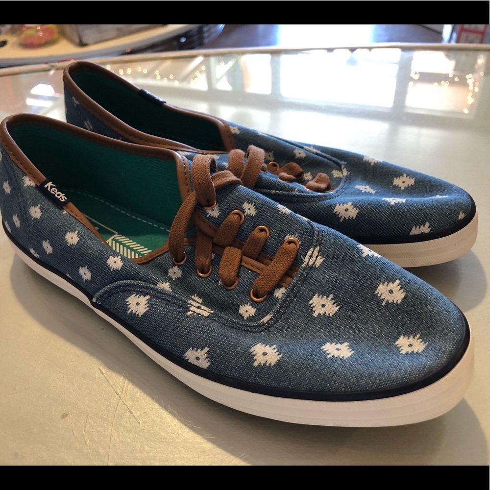 NWT women’s Keds Aztec print Chambray Sneakers